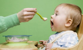 Կրծքով կերակրելու ընթացքում հավելյալ ի՞նչ սնունդ է հարկավոր երեխաներին