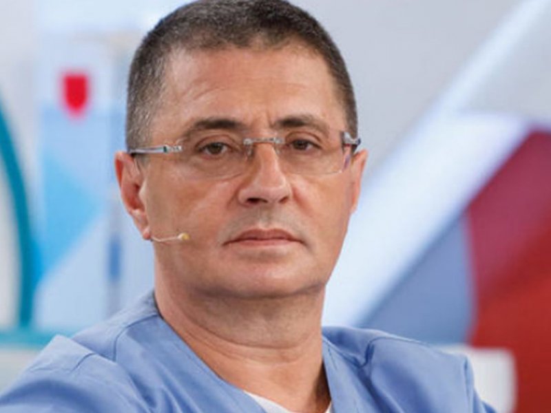 Болели и будут болеть. Врач Мясников сравнил коронавирус с ОРЗ и назвал его главную опасность
