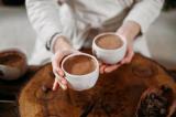 Врачи связали пользу какао для женщин 50+ с профилактикой атеросклероза